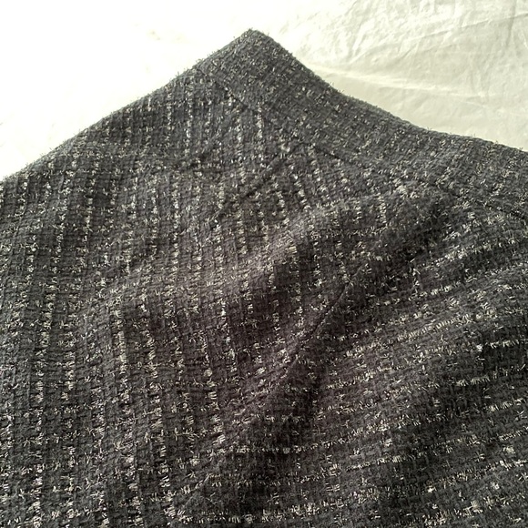 Express NWT black mini skirt - Picture 3 of 8